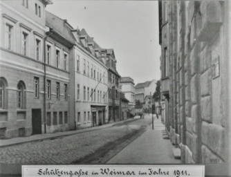 Stadtarchiv Weimar, 60 10-5/34, Blick in die Schützengasse, wohl 1911