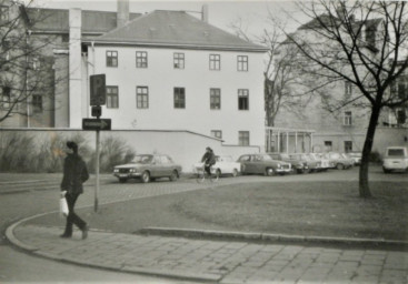 Stadtarchiv Weimar, 60 10-5/34, Blick in die Schützengasse, wohl 1983
