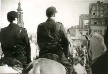 Stadtarchiv Weimar, 60 10-5/4, Blick auf den Markt, wohl 1950