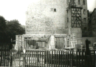 Stadtarchiv Weimar, 60 10-5/4, Blick auf die Baustelle Marktstraße 22, um 1978