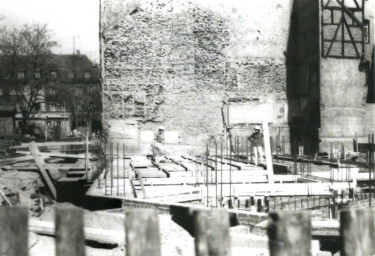 Stadtarchiv Weimar, 60 10-5/4, Blick auf die Baustelle Marktstraße 22, ohne Datum