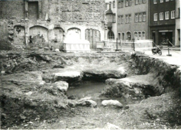 Stadtarchiv Weimar, 60 10-5/4, Blick auf die Baustelle Marktstraße 22, um 1978