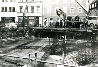 Stadtarchiv Weimar, 60 10-5/4, Blick auf die Baustelle Marktstraße 22, um 1978