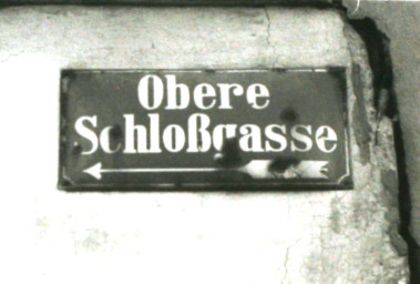 Stadtarchiv Weimar, 60 10-5/4, Strassenschild "Obere Schloßgasse", ohne Datum