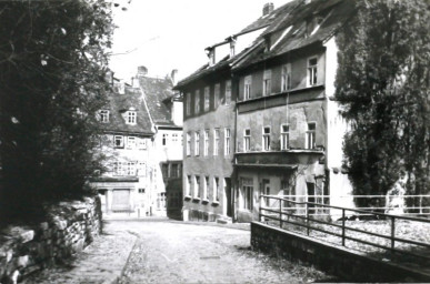 Stadtarchiv Weimar, 60 10-5/4, Blick in die Obere Schlossgasse, um 1970