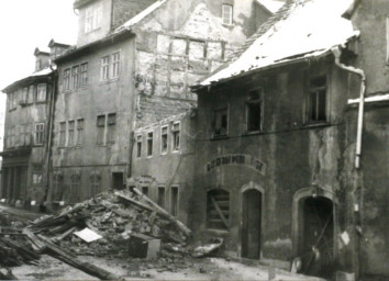 Stadtarchiv Weimar, 60 10-5/4, Blick in die Schloßgasse, 1983