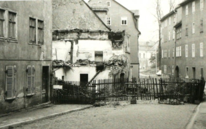 Stadtarchiv Weimar, 60 10-5/4, Blick in die Schloßgasse, 1985