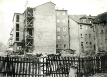 Stadtarchiv Weimar, 60 10-5/4, Blick von der Schlossgasse zur Dimitroffstraße, 1983