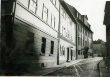 Stadtarchiv Weimar, 60 10-5/4, Blick in die Schloßgasse, 1980