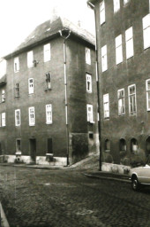 Stadtarchiv Weimar, 60 10-5/4, Blick in die Schloßgasse, um 1987