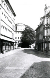 Stadtarchiv Weimar, 60 10-5/5, Blick in die Dimitroffstraße , um 1975