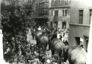 Stadtarchiv Weimar, 60 10-5/5, Blick von der Dimitroff-Straße zum Herderplatz, 1952