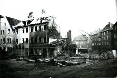 Stadtarchiv Weimar, 60 10-5/5, Blick von der Schloßgasse zum Bornberg , 1984