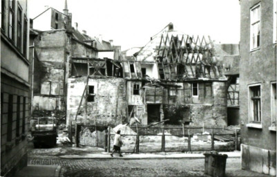 Stadtarchiv Weimar, 60 10-5/5, Blick von der Obere Schloßgasse zum Bornberg , 1984