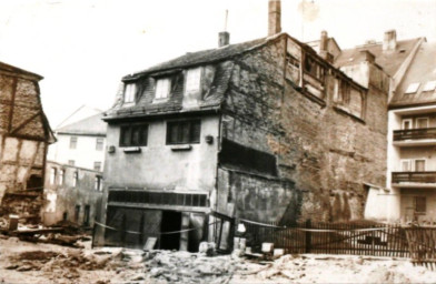 Stadtarchiv Weimar, 60 10-5/5, Blick von der Mostgasse zu Hinter der Badestube, 1986