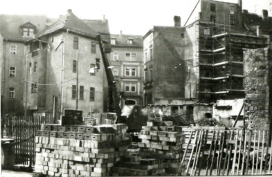 Stadtarchiv Weimar, 60 10-5/5, Blick von Hinter der Badestube zur Kaufstraße, 1988