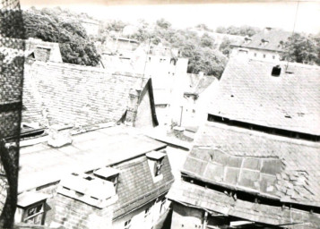 Stadtarchiv Weimar, 60 10-5/5, Blick auf die Dächer "Hinter der Badestube" , 1980