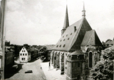 Stadtarchiv Weimar, 60 10-5/6, Blick auf den Herderplatz , 1975