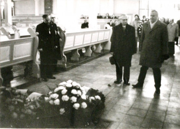 Stadtarchiv Weimar, 60 10-5/6, Blick in die Stadtkirche, 1978