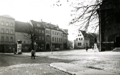 Stadtarchiv Weimar, 60 10-5/6, Blick auf den Herderplatz, 1980