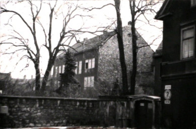 Stadtarchiv Weimar, 60 10-5/6, Blick von der Teichgasse zur Herderschule, 1974