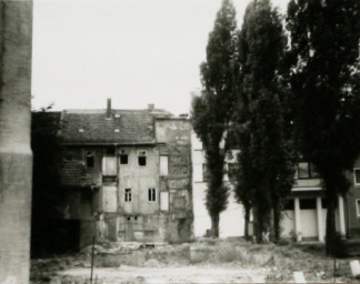 Stadtarchiv Weimar, 60 10-5/7, Blick auf die Rückseiten Geleitstraße/Eisfeld, 1981