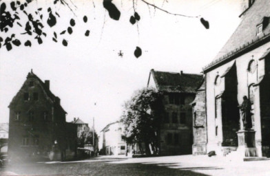 Stadtarchiv Weimar, 60 10-5/7, Blick auf den Herderplatz , um 1950