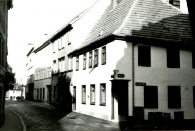 Stadtarchiv Weimar, 60 10-5/7, Blick von der Geleitstraße in das Eisfeld , 1986