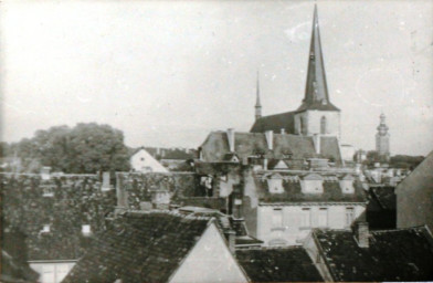 Stadtarchiv Weimar, 60 10-5/7, Blick auf die Hausdächer Karlstraße und Herderkirche, ohne Datum