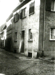 Stadtarchiv Weimar, 60 10-5/7, Blick von der Kleinen Teichgasse in die Rosmariengasse, 1980