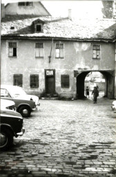 Stadtarchiv Weimar, 60 10-5/8, Blick in den Frankeschen Hof , 1980