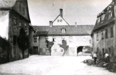 Stadtarchiv Weimar, 60 10-5/8, Blick in den Frankeschen Hof (Kleine Teichgasse), um 1900