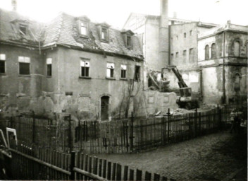 Stadtarchiv Weimar, 60 10-5/8, Blick in die Kleine Teichgasse (Frankescher Hof), 1984