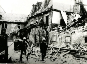 Stadtarchiv Weimar, 60 10-5/8, Blick in den Frankeschen Hof, 1984