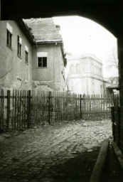 Stadtarchiv Weimar, 60 10-5/8, Blick in den Frankeschen Hof, 1987