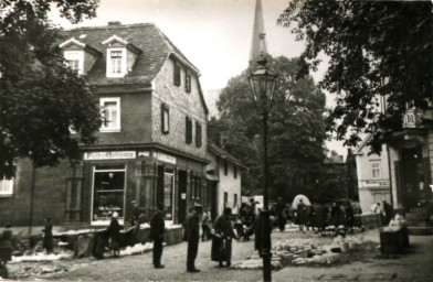 Stadtarchiv Weimar, 60 10-5/8, Blick in die Teichgasse , um 1900