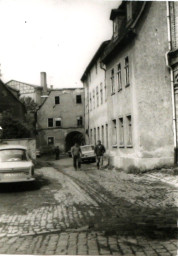 Stadtarchiv Weimar, 60 10-5/8, Blick von der Karlstraße in die Kleine Teichgasse , 1980