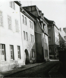 Stadtarchiv Weimar, 60 10-5/8, Blick von der Scherfgasse in die Kleine Teichgasse , 1980