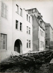 Stadtarchiv Weimar, 60 10-5/8, Blick von der Scherfgasse in die Kleine Teichgasse , 1985