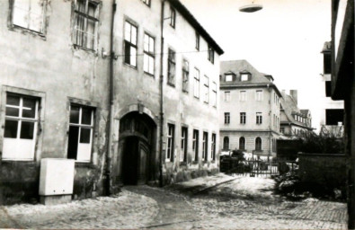 Stadtarchiv Weimar, 60 10-5/8, Blick in die Kleine Teichgasse , 1986