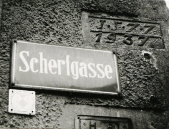 Stadtarchiv Weimar, 60 10-5/8, Straßenschild "Scherfgasse", 1980