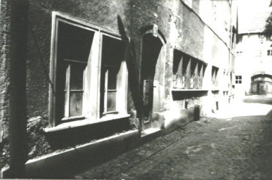 Stadtarchiv Weimar, 60 10-5/8, Blick in die Scherfgasse , um 1980