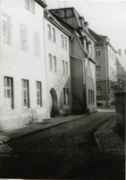 Stadtarchiv Weimar, 60 10-5/8, Blick in die Kleine Teichgasse, 1980