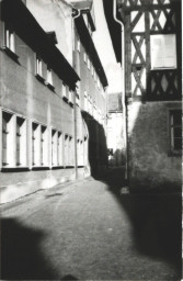 Stadtarchiv Weimar, 60 10-5/8, Blick in die Scherfgasse, 1983