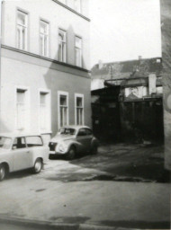 Stadtarchiv Weimar, 60 10-5/8, Blick aus der Geleitstraße in den Hof Scherfgasse 3, 1980