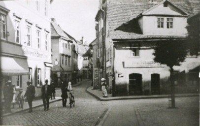 Stadtarchiv Weimar, 60 10-5/9, Blick aus der Geleitstraße in die Windischengasse, um 1900