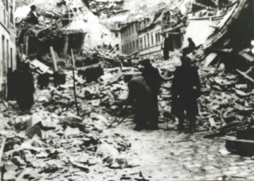 Stadtarchiv Weimar, 60 10-5/9, Blick in die Böttchergasse, 1945