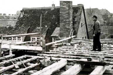 Stadtarchiv Weimar, 60 10-5/9, Blick über das Dach der Geleitstraße 23 Richtung Westen, zwischen 1937/1938