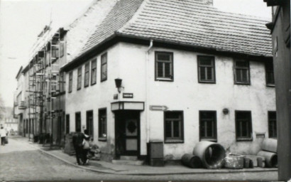 Stadtarchiv Weimar, 60 10-5/9, Blick in die Straße Eisfeld, 1984