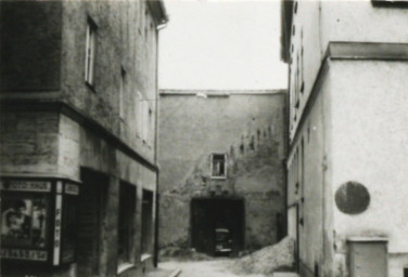 Stadtarchiv Weimar, 60 10-5/9, Blick aus der Geleitstraße in die Böttchergasse, 1980